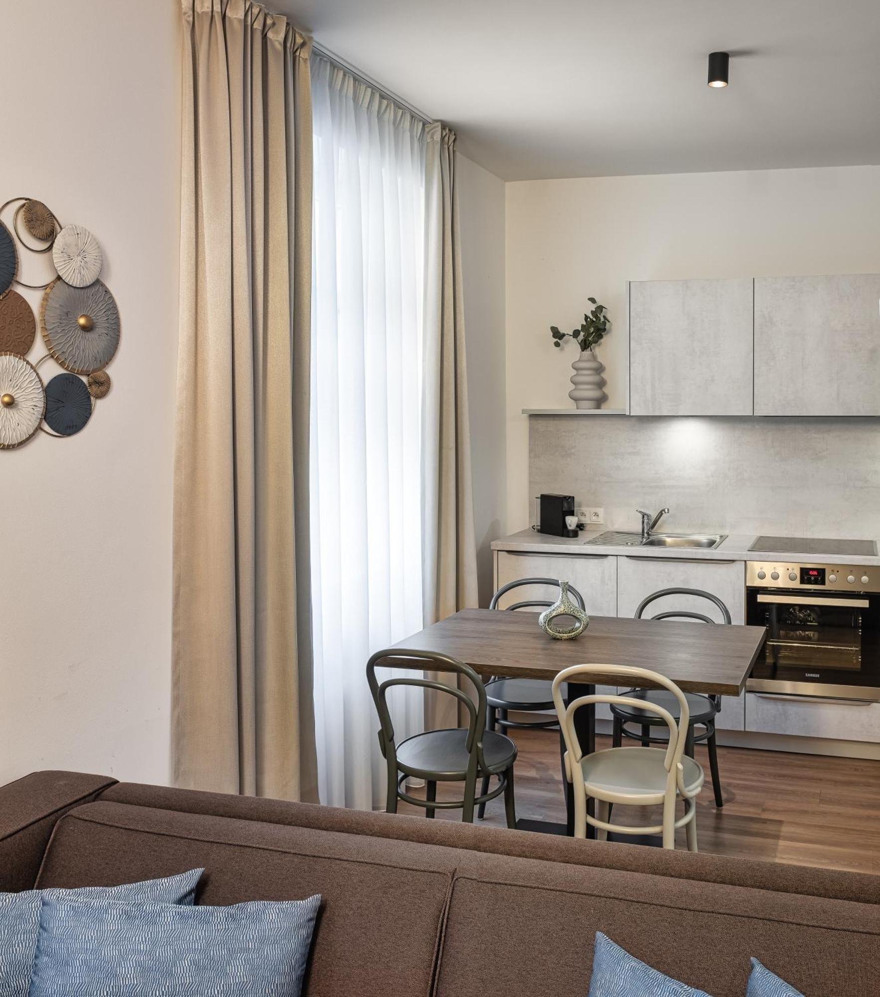 Vn48 Suites By Adrez ปราก ภายนอก รูปภาพ